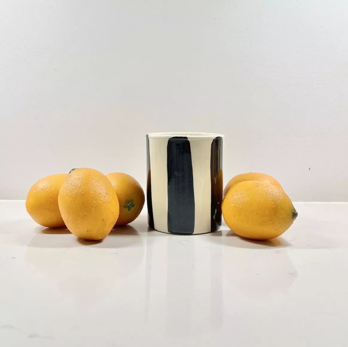 Bougie céramique émaillée parfum Tabac cubin & Tonka - Maison d'Exception